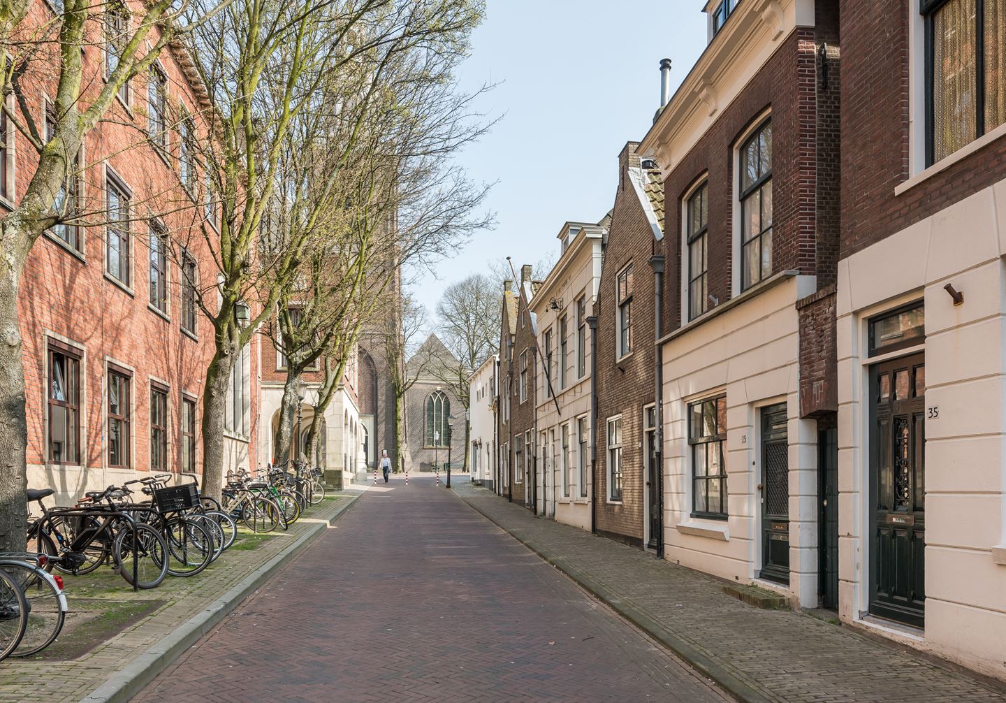 Schoolstraat 25 vanaf buiten